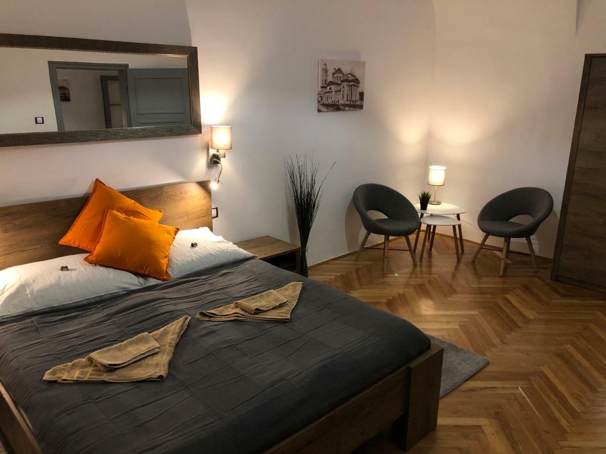Pr Apartman Eger Exterior photo