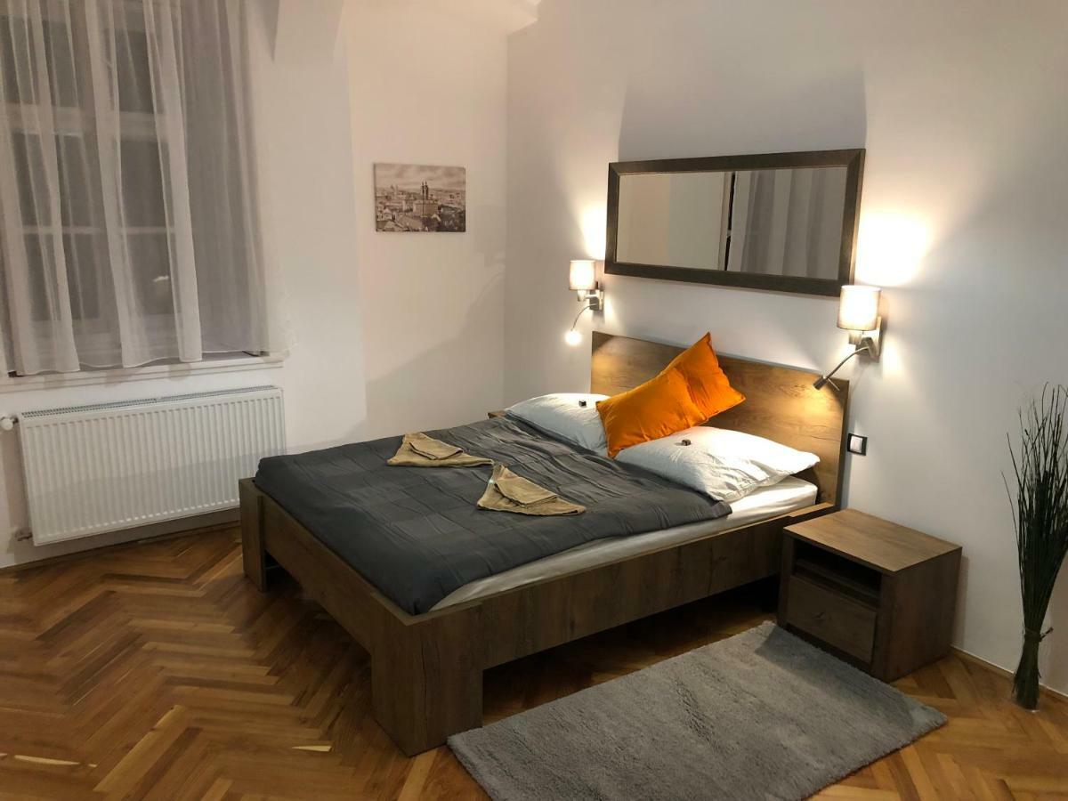 Pr Apartman Eger Exterior photo