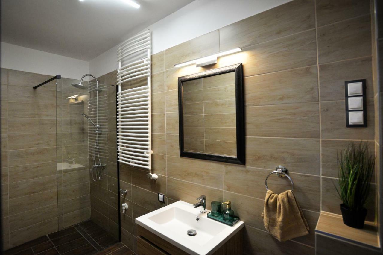 Pr Apartman Eger Exterior photo